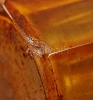 Csiszolt parfümös üveg, tető nélkül, lepattanásokkal, m: 15 cm