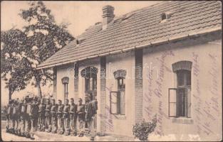 Kenyérmező-Tábor, baraktábori őrség felváltása, Ablösung der Wache; kiadja Kaufmann F. / military barracks (EK)