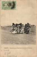 Djibouti, Somali girls go to the fountain, folklore (EK)