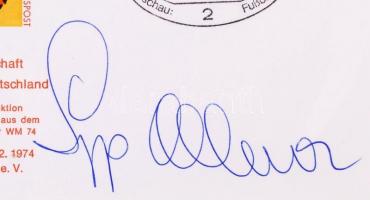 1974 Sepp Mair német kapus és Sepp Herberger német labdarúgó, edző aláírása 2 db emlékbélyegzős post...