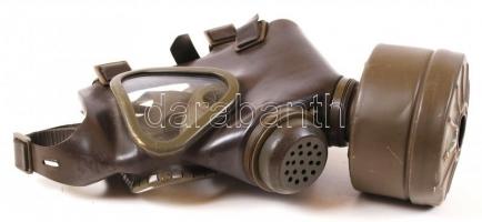 Katonai gázálarc / 
Military gas-mask