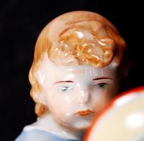 Zsolnay búgócsigával játszó gyerek. kézzel festett, jelzett (Sinkó), hibátlan, 13×15 cm/ Handpainted...