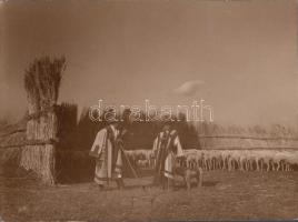 cca 1920-1930 Kerny István (1879-1963): Szélfogó a Hortobágyon, pecséttel jelzett vintage néprajzi f...