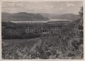 1934 Kinszki Imre (1901-1945): A Duna kanyarulata, vintage tájkép, pecséttel jelzett, feliratozott, ...