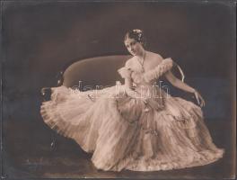 1935 Jeney Anka vintage felvétele az Atléta bál egyik résztvevőjéről, a kézdivásárhelyi Baby-ról, aláírva, pecsételve, feliratozva, 17x22 cm