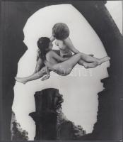 cca 1970-1980 Hahol Edit: Allegória, vintage fotómontázs, feliratozva, 14x12 cm