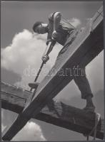 cca 1950-1960 Szabó József: A munka hőse, vintage fotóművészeti alkotás, szocreál stílusban, feliratozva, 18x13 cm