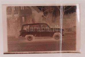 cca 1960-1970 Kétféle autót ábrázoló negatívok, 4 db felvétel, 6x9 cm