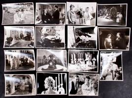 cca 1940-1960 Magyar filmek jelenetei, többsége feliratozott, 33 db filmfotó, 9x12 cm