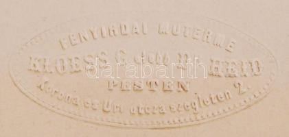 cca 1870-1880 Korai fénykép Kloess G., azaz Klösz György műterméből, hidegpecséttel jelzett, képmére...