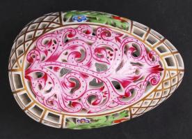 Herendi áttört tojás, kézzel festett, jelzett, hibátlan, h:11,5 cm, m:6,5 cm