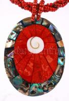Korall-pau kagyló gyöngyház mozaik függő gyöngysorral/
paua-coral pendant with necklet
