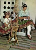 40 db modern, magyar folklórlap / 40 modern, Hungarian folklore cards