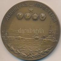 Szovjetunió ~1970. "Lenin - Leningrád a hősváros" Br emlékérem (65mm) szignó: N.Szokolov, ...