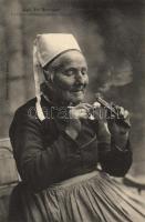 Folklore from Bretagne, woman with pipe, Breton folklór, idős asszony pipával