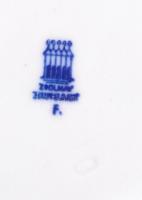 Zsolnay virágszirmos lány, kézzel festett, jelzett, hibátlan, m:22,5 cm, h:14,5 cm