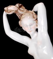 Herendi haját igazító akt, kézzel festett, jelzett, hibátlan, m:36 cm /Herend nude porcelain figure,...
