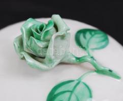 Herendi cukros doboz, rózsán apró lepattanás, kézzel festett, hibátlan, m:10 cm