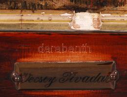 Vecsey Tivadar (1885-?): Falu határ. Olaj, vászon, jelzett, apró hibákkal, keretben, 27×23 cm