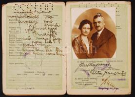 1929 A Magyar Királyság által kiállított fényképes útlevél /
passport