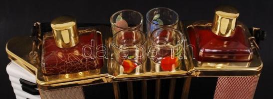 Zenélő italtartó, jó állapotban, 30×20×10 cm