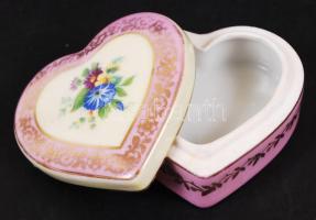 K.M.K Victoria szív alakú ékszeres dobozka, kézzel festett, jelzett, hibátlan, 6×7 cm