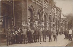 Novoselytsia, Nowosielica; railway station, Hungarian soldiers, photo