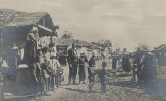 Bulgarian street scene, folklore, Bolgár utcai életkép.