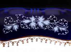 Zsolnay Pompadour tál, kézzel festett, jelzett, hibátlan, m: 6 cm, 23×23 cm