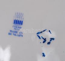 Zsolnay Pompadour tál, kézzel festett, jelzett, hibátlan, m: 6 cm, 23×23 cm