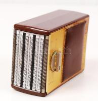 Remington 300 retró elektromos borotva, működik, jó állapotban, eredeti műbőr tokjában, 9×6 cm