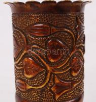 Töltény hüvelyből készült váza, gazdagon díszített, jelzett (O.R.), jó állapotban, m:27 cm