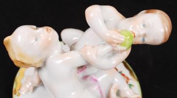 Herendi Viktória mintás figurális doboz, kézzel festett, jelzett, hibátlan, m:15 cm, d:16 cm / Heren...