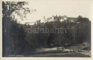 5 db régi külföldi városképes lap és 1 katonai motívum lap / 5 old worldwide postcards (Vorau Stift,...