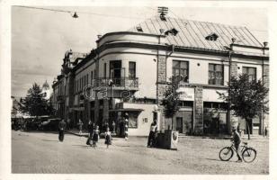 Huszt, benzinkút; ifj. Szuhay István kiadása / gas station