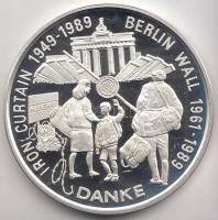 Bognár György (1944-) 1990. "Vasfüggöny és Berlini fal lebontása" Ag (31.1g/0.925/42.5mm) ...