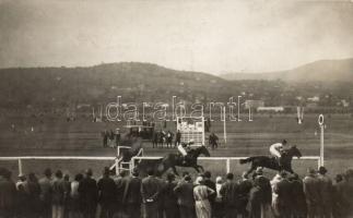 Pécs lóverseny photo