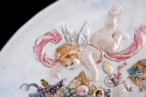 Rudolf Ditmar Znaim szecessziós dísztál, kézzel festett, jelzett, apró hajszálrepedéssel, d:40 cm / ...