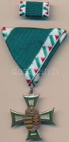 1992. "Honvédelemért Kitüntető Cím III. osztálya" zománcozott ezüstözött kitüntetés szalagsávval eredeti adományozói tokban T:1 Hungary 1992. "Title of Merit For Defence 3rd grade" enamelled silvered decoration in original case C:UNC