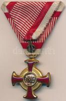 1916. "Arany Érdemkereszt a Vitézségi Érem szalagján" aranyozott bronz kitüntetés, karikán...