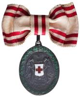 ~1915. Vörös Kereszt Ezüst Díszérme hadiékítménnyel női csokorszalagon, jelzett Ag kitüntetés T:1- Hungary ~1915. Red-Cross Silver Medal with military ornament on women's ribbon, hallmarked Ag decoration C:AU