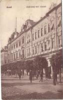 Arad, Andrássy tér, Singer Sándor és Sugár József üzletei / square, shops (small tear)