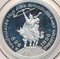 1996. "Honfoglalás 1100 éves - Szent István és az első magyar pénz, Árpád fejedelem" Ag emlékérem (5,37g/0.835/27mm) díszlapon T:PP