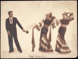 cca 1930-1940 L’Art Fotosalon: Solly Linder Trio műtermi reklámfotója, széle foltos, 18x23 cm