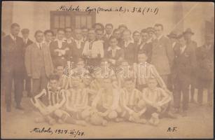 1927 Miskolc - Eger 3:2, a foci mérkőzés emlékére készített csoportkép,14x9 cm