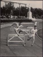 cca 1930-1940 Gátfutók, jelzetlen sportfotó, 24x18 cm