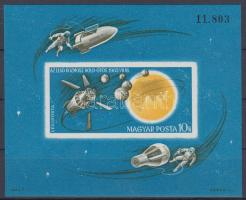 1965 Az űrkutatás eredményei vágott blokk (4.000)