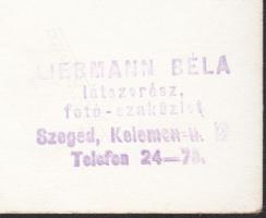 cca 1930-1940 Liebmann Béla (Szeged): Tánckar civilben, a lányok a Szegedi Szabadtéri Játékokon lépt...