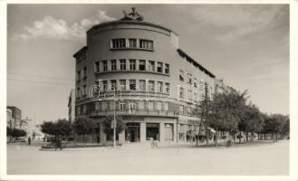 Újvidék, Horthy Miklós sugárút, Divild József Gyógyszertára / avenue, pharmacy