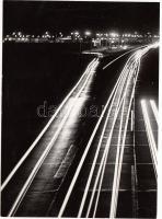 cca 1960-1970 Urbán Tamás (1945) vintage éjszakai felvétele, pecséttel jelzett, a Magyar Ifjúság című lap archívumából, 17x12 cm